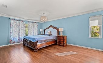 Spacious 4BR Family Retreat w Private Pool