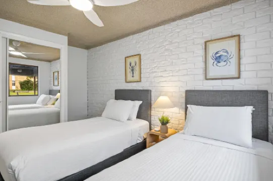 3-bed Waterfront Apartment With Private Patio