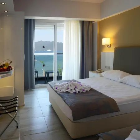 Maris Beach Hotel