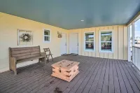 Hot Tub & Game Room: Schulenburg Retreat - Pet friendly