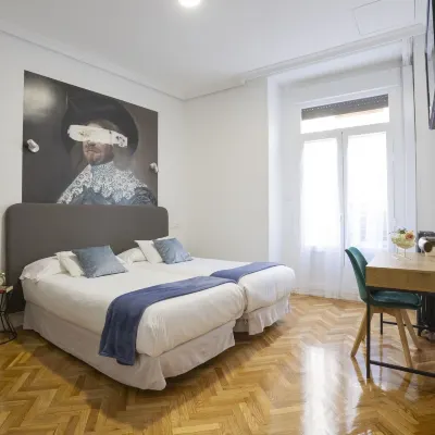 Hispano Gran Vía Hotels near Gran Via