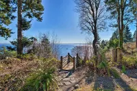Puget Sound Escape Private Beach and Oversized Deck