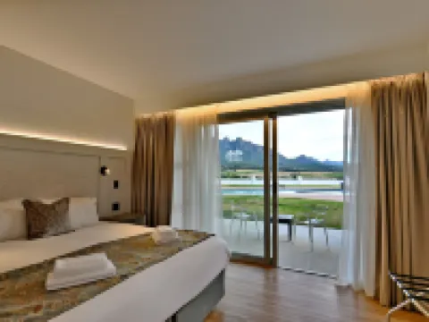 Val du Charron Wine & Leisure Estate Hotels in Wellington