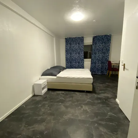 Main Crown Hotel Отели рядом с достопримечательностью «Музей «Классикштадт»»