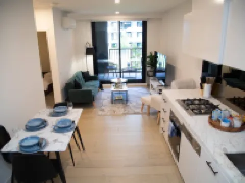 Clayton Luxe Retreat- Elegant 2 BDR with Balcony Hotels in Clayton