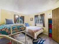 Explore Redwood National Park with Hot Tub, Wood Stove, and Fire Pit! Hotels in Orick
