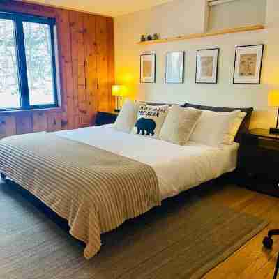 Luxury Ski In-Out ● Mountain Creek ● Hot Tub ● Golf Rooms