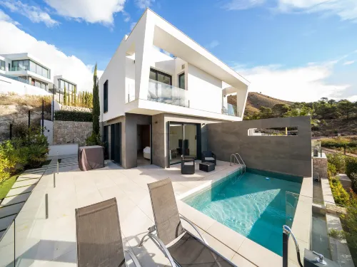 Villa in Benidorm with Private Pool - 4-Star
