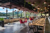 Hotel Indigo Gatlinburg Downtown by IHG - breakfast