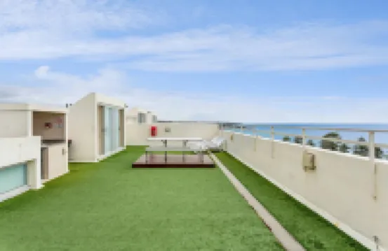 Beachside Paradise - Ocean Views, Central Position