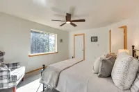 Wraparound Porch and Forest Views Angel Fire Cabin - 3성급