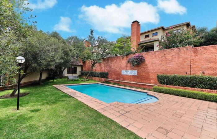 2 Bedroom Apartment Near Monte Casino