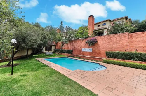 2 Bedroom Apartment Near Monte Casino - Pools
