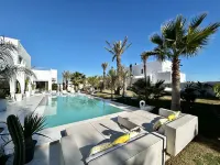 Villa Lumina – A Luminous Private Retreat with Pool & Fireplace in Hammamet - homestay