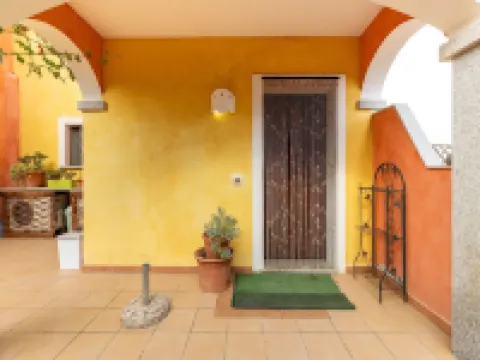 有花園的公寓，距離海邊 300 米