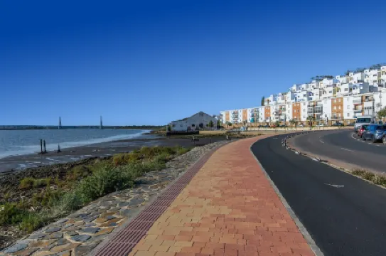 Riverside Ayamonte Apartment for 2