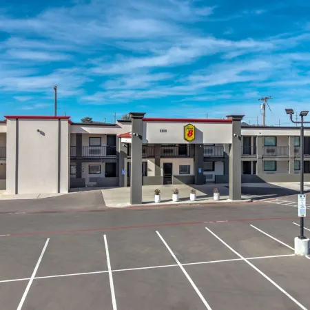 Super 8 by Wyndham Lubbock Airport