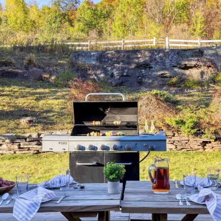 Scenic Catskills Retreat Pool, Hot Tub, Game Room, Lake & Views Mountainview Estate by Avantstay