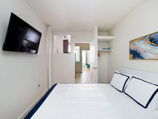 Contemporary 1 Bedroom Apartment in NYC