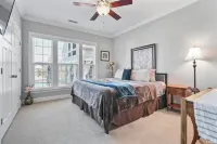 Private Pool with Pond Views - Pet Friendly - Near Downtown - 무료 와이파이