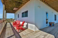 Immaculate, Modern Stay Steps to Beach With Amazing Ocean Views