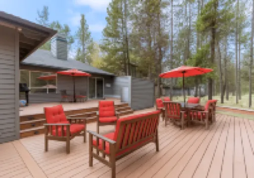 Spacious Deck and Private Hot Tub - Charming Sunriver Escape