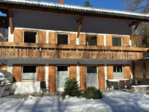 อพาร์ตเมนต์ มิท ซไว ชลาฟซิมเมิร์น อิน ไกรเนา โรงแรมในGrainau