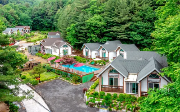 Pyeongchang Let's Go Pick the Stars Pension โรงแรมใกล้Lee Hyo-seok Culture Village