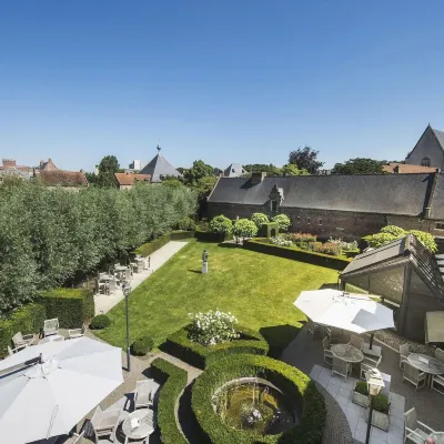 Begijnhof Hotel โรงแรมใกล้Leuven NMBS Station