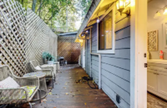 俄羅斯河度假屋！古爾恩維爾林間平房