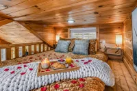 Sojourn Lodging - Mountain view