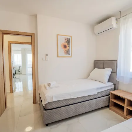 Meridian Pool Residences