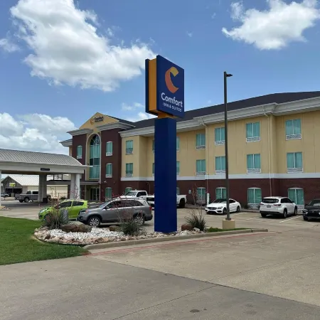 Comfort Inn & Suites