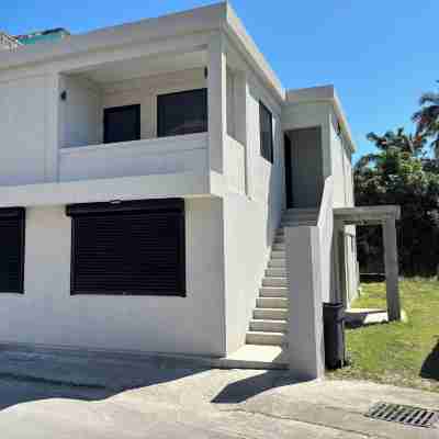 Downtown 1 or 2 Bedroom Stay - Walk to Ferry Hotel Exterior