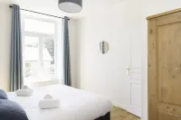 Spacious 3-bedroom Stay in Mont-dore - 3성급