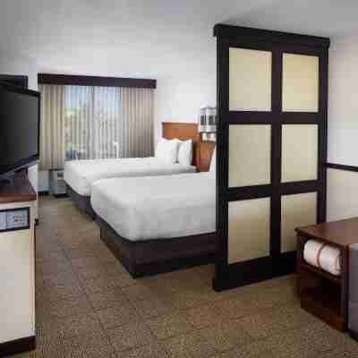 Hyatt Place Phoenix/Mesa Rooms