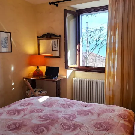 Apartment in an old barn, private garden overlooking the village