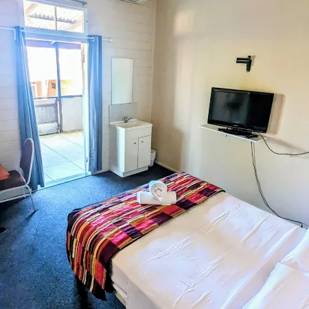 Grand Central Hotel Proserpine Отели в г. Прозерпин