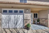 4 Mi to Main St: Grand Junction Townhome w/ Patio! - Apartments