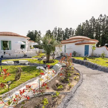 Seogwipo Balt House Pension Отели рядом с достопримечательностью «Тематический парк Sunrise Lands»