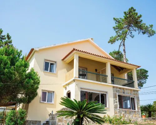 Moby Dick Lodge Colares Hotels in Sintra