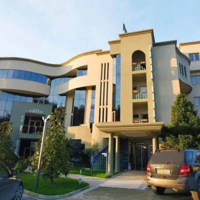 Green House Hotel & Restaurant โรงแรมใกล้ติรานา อี รี ปิรามิดา