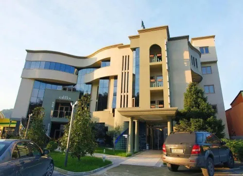 Green House Hotel & Restaurant