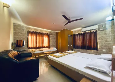 Hotel Madhuram Hotel a 
