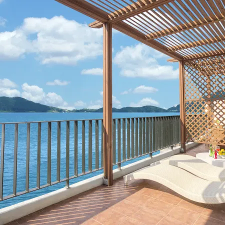 Geoje Black Pearl Marina Resort Отели рядом с достопримечательностью «Скала Синсондэ»