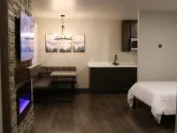 Spruce Lodge Hotels in Seward