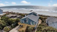 Lighthouse by Avantstay Beachfront View Home w/ Pool Table & Ping Pong