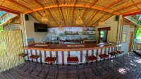 Muchenje River Lodge - bar