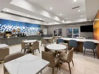 La Quinta Inn & Suites by Wyndham Laredo Airport Hotels in Laredo