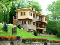 Roes Suites Hotels in Almopia